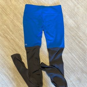 Alo leggings - cool ribbed bottom to be scrunched or worn long